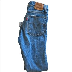 BNWOT levi’s wedgie jeans